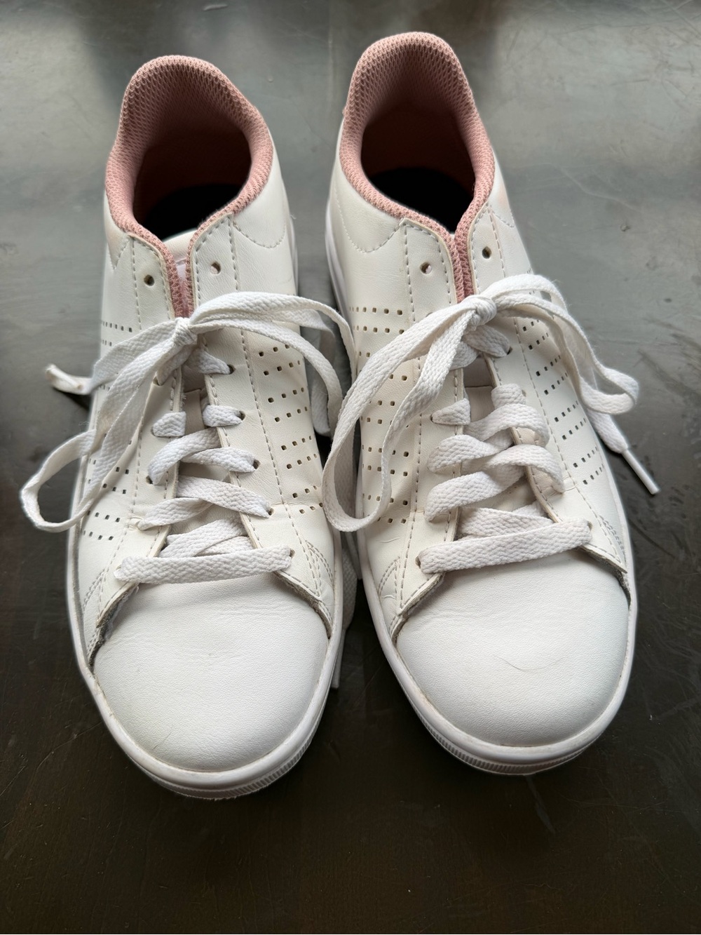 White Sneakers with Pink Lining - Classic Casual Shoe K-Swiss women 6.5